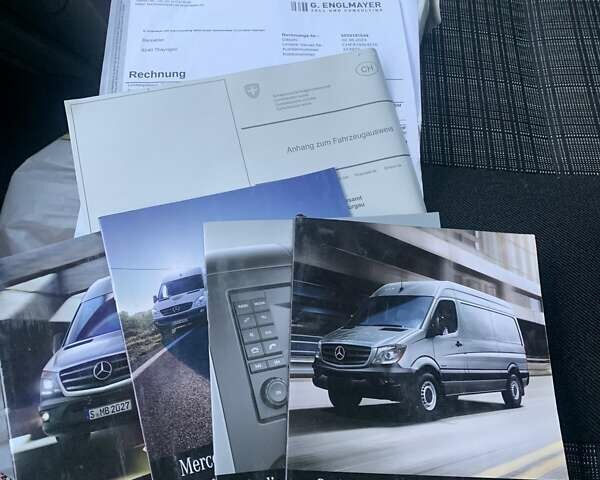 Белый Мерседес Sprinter, объемом двигателя 3 л и пробегом 350 тыс. км за 26300 $, фото 31 на Automoto.ua