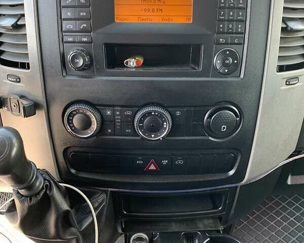 Білий Мерседес Sprinter, об'ємом двигуна 2.99 л та пробігом 658 тис. км за 23000 $, фото 13 на Automoto.ua