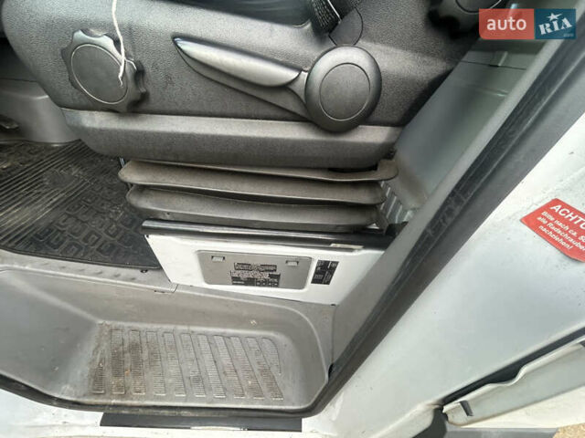 Білий Мерседес Sprinter, об'ємом двигуна 0 л та пробігом 340 тис. км за 14300 $, фото 6 на Automoto.ua