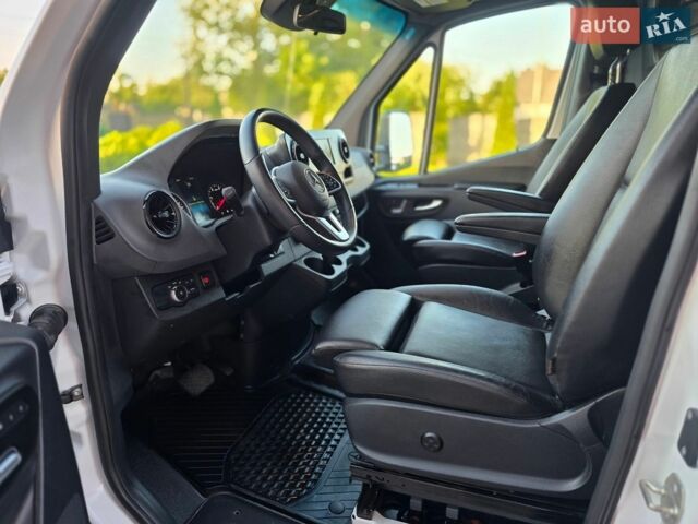 Білий Мерседес Sprinter, об'ємом двигуна 2.99 л та пробігом 3 тис. км за 55500 $, фото 9 на Automoto.ua
