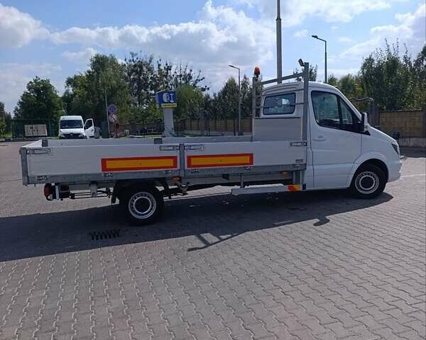 Белый Мерседес Sprinter, объемом двигателя 2.2 л и пробегом 232 тыс. км за 20500 $, фото 2 на Automoto.ua
