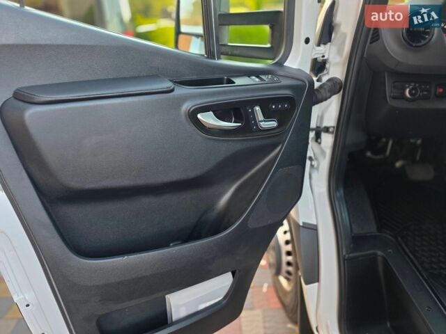 Білий Мерседес Sprinter, об'ємом двигуна 2.99 л та пробігом 3 тис. км за 55500 $, фото 6 на Automoto.ua