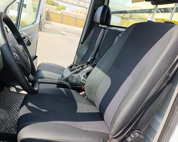 Белый Мерседес Sprinter, объемом двигателя 2.2 л и пробегом 232 тыс. км за 20300 $, фото 45 на Automoto.ua