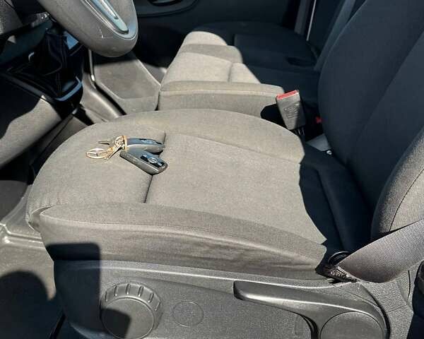 Белый Мерседес Sprinter, объемом двигателя 2.1 л и пробегом 223 тыс. км за 29289 $, фото 13 на Automoto.ua