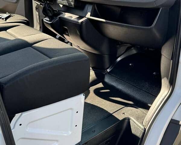 Белый Мерседес Sprinter, объемом двигателя 2.1 л и пробегом 223 тыс. км за 29289 $, фото 16 на Automoto.ua