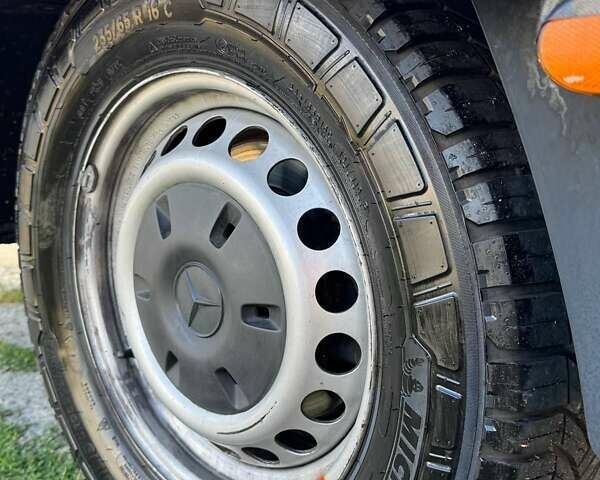 Белый Мерседес Sprinter, объемом двигателя 2.1 л и пробегом 223 тыс. км за 29289 $, фото 24 на Automoto.ua