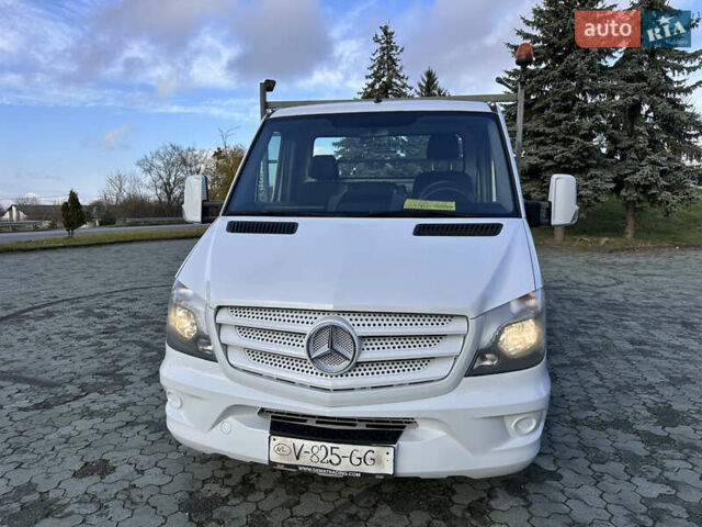 Белый Мерседес Sprinter, объемом двигателя 2.2 л и пробегом 233 тыс. км за 20500 $, фото 3 на Automoto.ua