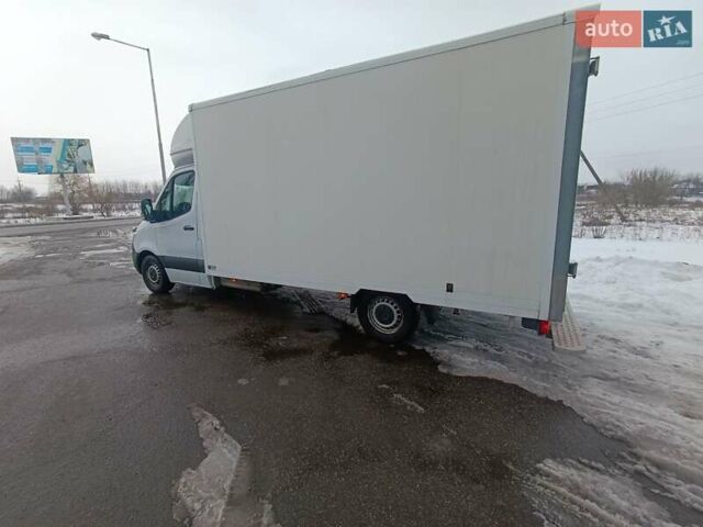 Белый Мерседес Sprinter, объемом двигателя 2.14 л и пробегом 222 тыс. км за 26499 $, фото 2 на Automoto.ua