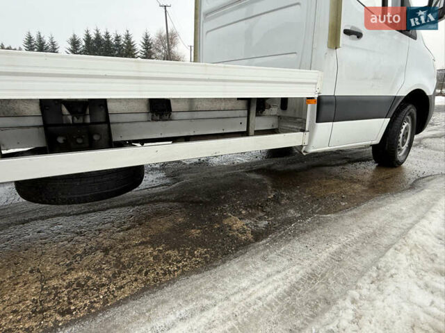 Белый Мерседес Sprinter, объемом двигателя 0 л и пробегом 300 тыс. км за 19900 $, фото 14 на Automoto.ua