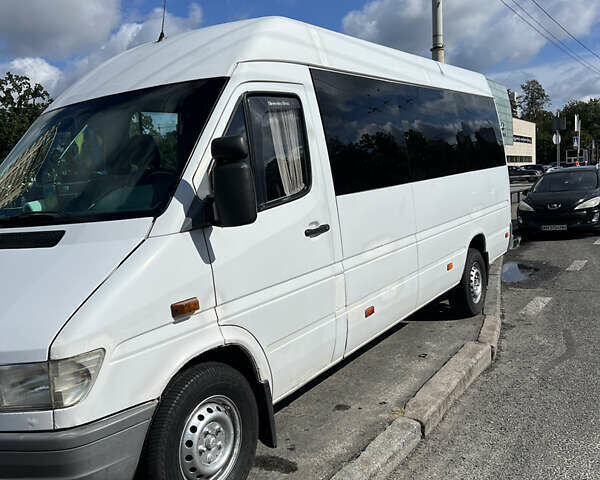 Белый Мерседес Sprinter, объемом двигателя 2.87 л и пробегом 226 тыс. км за 5500 $, фото 1 на Automoto.ua