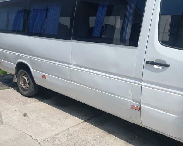 Белый Мерседес Sprinter, объемом двигателя 2.9 л и пробегом 400 тыс. км за 8500 $, фото 16 на Automoto.ua