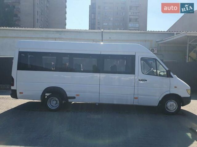 Белый Мерседес Sprinter, объемом двигателя 2.87 л и пробегом 500 тыс. км за 10500 $, фото 2 на Automoto.ua