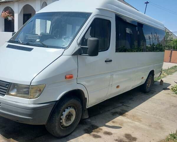 Белый Мерседес Sprinter, объемом двигателя 2.9 л и пробегом 400 тыс. км за 8500 $, фото 19 на Automoto.ua