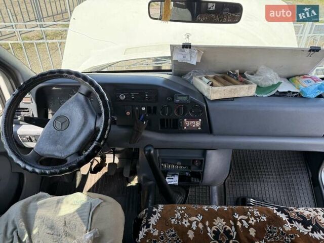 Белый Мерседес Sprinter, объемом двигателя 2.87 л и пробегом 500 тыс. км за 6400 $, фото 9 на Automoto.ua
