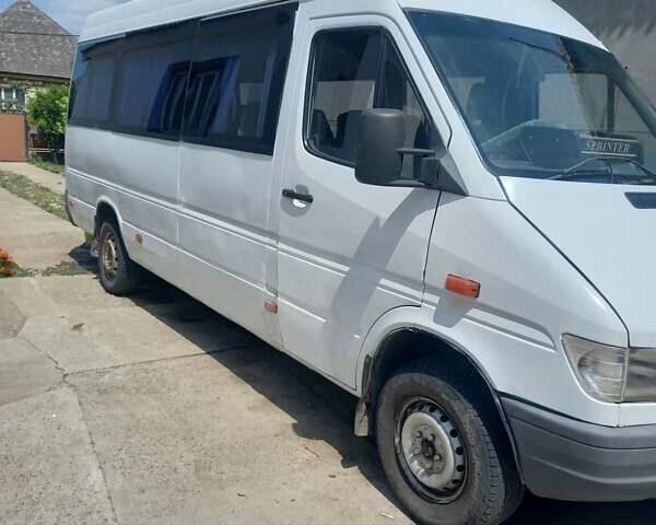 Белый Мерседес Sprinter, объемом двигателя 2.9 л и пробегом 400 тыс. км за 8500 $, фото 18 на Automoto.ua