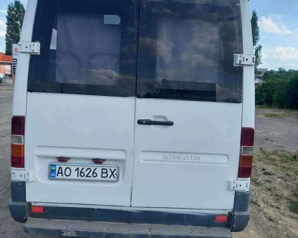 Белый Мерседес Sprinter, объемом двигателя 2.9 л и пробегом 400 тыс. км за 8500 $, фото 3 на Automoto.ua