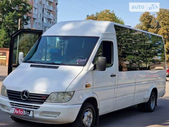 Белый Мерседес Sprinter, объемом двигателя 2.7 л и пробегом 300 тыс. км за 15400 $, фото 3 на Automoto.ua