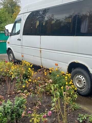 Белый Мерседес Sprinter, объемом двигателя 2.15 л и пробегом 200 тыс. км за 5000 $, фото 13 на Automoto.ua