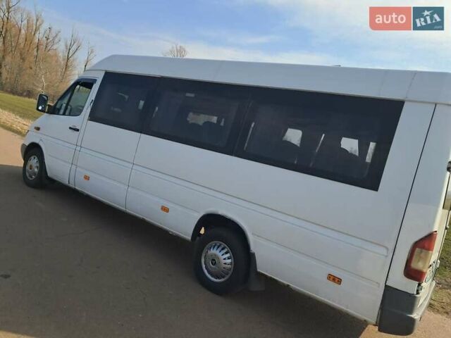 Белый Мерседес Sprinter, объемом двигателя 2.2 л и пробегом 1000 тыс. км за 7999 $, фото 2 на Automoto.ua