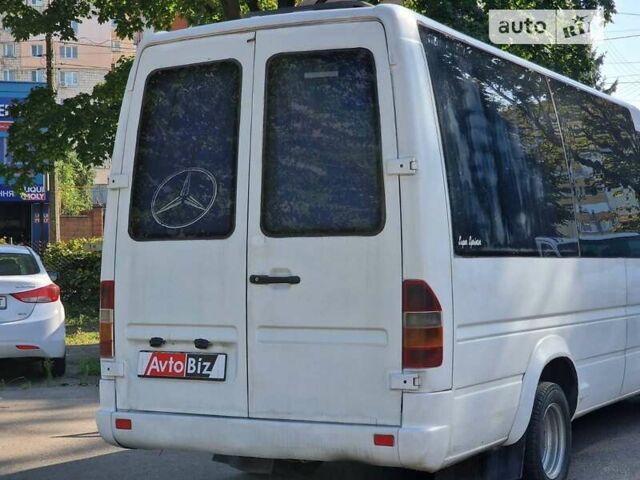 Белый Мерседес Sprinter, объемом двигателя 2.7 л и пробегом 300 тыс. км за 15400 $, фото 1 на Automoto.ua