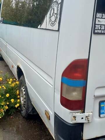 Белый Мерседес Sprinter, объемом двигателя 2.15 л и пробегом 200 тыс. км за 5000 $, фото 6 на Automoto.ua
