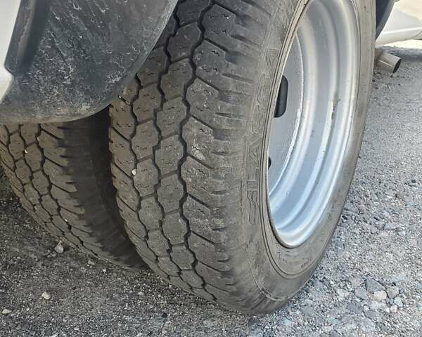 Мерседес Sprinter 2002 у Запоріжжя на Automoto.ua Білий Мерседес Sprinter, об'ємом двигуна 2.15 л та пробігом 500 тис. км за 10500 $, фото 10 на Automoto.ua