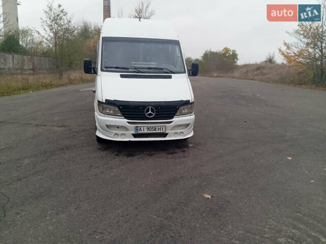 Белый Мерседес Sprinter, объемом двигателя 2.2 л и пробегом 628 тыс. км за 9100 $, фото 10 на Automoto.ua