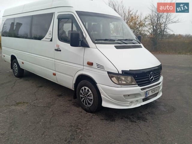 Белый Мерседес Sprinter, объемом двигателя 2.2 л и пробегом 628 тыс. км за 9100 $, фото 4 на Automoto.ua