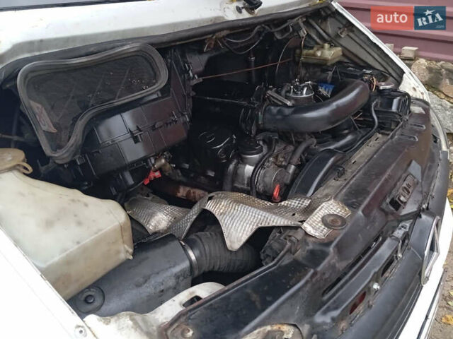 Белый Мерседес Sprinter, объемом двигателя 2.2 л и пробегом 628 тыс. км за 9100 $, фото 17 на Automoto.ua