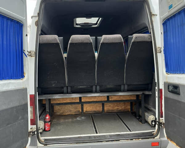 Белый Мерседес Sprinter, объемом двигателя 2.69 л и пробегом 980 тыс. км за 11900 $, фото 7 на Automoto.ua