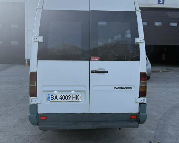 Білий Мерседес Sprinter, об'ємом двигуна 2.15 л та пробігом 140 тис. км за 9999 $, фото 2 на Automoto.ua