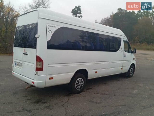 Белый Мерседес Sprinter, объемом двигателя 2.2 л и пробегом 628 тыс. км за 9100 $, фото 6 на Automoto.ua