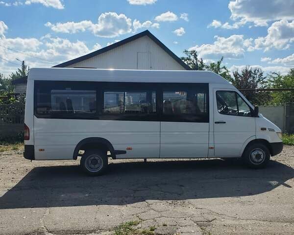 Мерседес Sprinter 2002 у Запоріжжя на Automoto.ua Білий Мерседес Sprinter, об'ємом двигуна 2.15 л та пробігом 500 тис. км за 10500 $, фото 6 на Automoto.ua