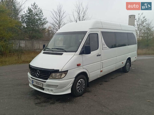 Белый Мерседес Sprinter, объемом двигателя 2.2 л и пробегом 628 тыс. км за 9100 $, фото 2 на Automoto.ua