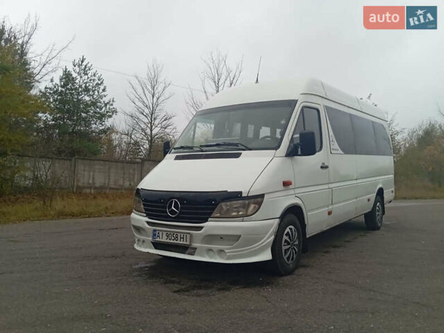 Белый Мерседес Sprinter, объемом двигателя 2.2 л и пробегом 628 тыс. км за 9100 $, фото 1 на Automoto.ua