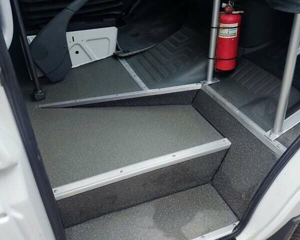 Білий Мерседес Sprinter, об'ємом двигуна 2.2 л та пробігом 102 тис. км за 15500 $, фото 12 на Automoto.ua