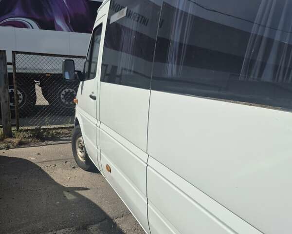 Белый Мерседес Sprinter, объемом двигателя 2.15 л и пробегом 100 тыс. км за 4900 $, фото 9 на Automoto.ua