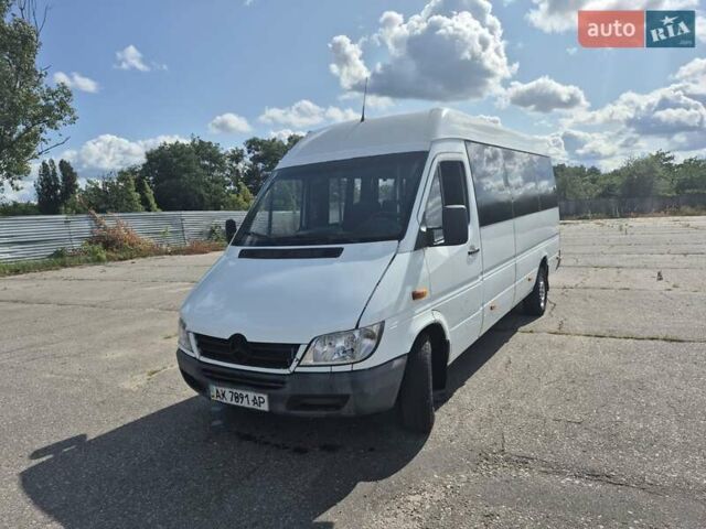 Белый Мерседес Sprinter, объемом двигателя 2.15 л и пробегом 100 тыс. км за 4900 $, фото 2 на Automoto.ua
