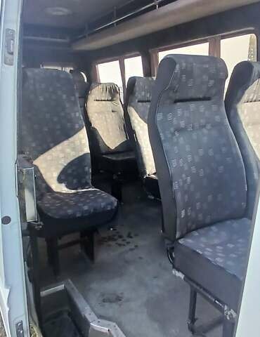 Белый Мерседес Sprinter, объемом двигателя 2.15 л и пробегом 445 тыс. км за 12200 $, фото 13 на Automoto.ua