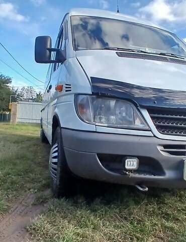 Белый Мерседес Sprinter, объемом двигателя 2.15 л и пробегом 445 тыс. км за 12200 $, фото 4 на Automoto.ua