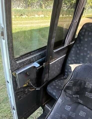 Белый Мерседес Sprinter, объемом двигателя 2.15 л и пробегом 445 тыс. км за 12200 $, фото 16 на Automoto.ua