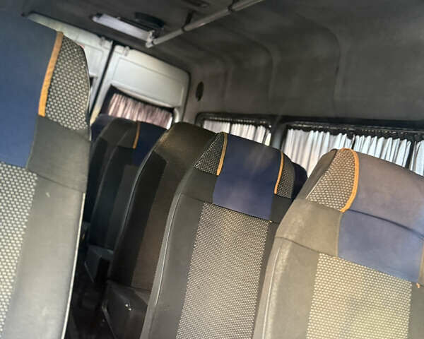 Белый Мерседес Sprinter, объемом двигателя 2.2 л и пробегом 620 тыс. км за 9000 $, фото 3 на Automoto.ua