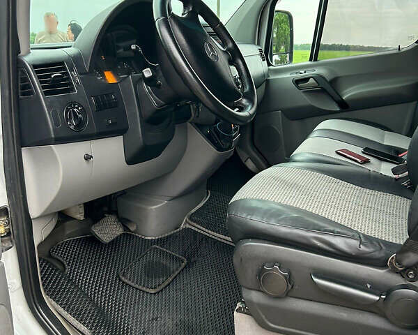 Білий Мерседес Sprinter, об'ємом двигуна 2.99 л та пробігом 350 тис. км за 23000 $, фото 6 на Automoto.ua