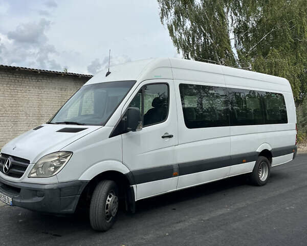 Белый Мерседес Sprinter, объемом двигателя 2.14 л и пробегом 388 тыс. км за 28000 $, фото 1 на Automoto.ua