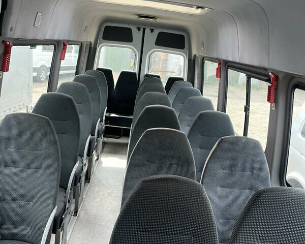 Белый Мерседес Sprinter, объемом двигателя 2.14 л и пробегом 388 тыс. км за 28000 $, фото 13 на Automoto.ua