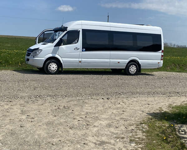 Белый Мерседес Sprinter, объемом двигателя 0 л и пробегом 120 тыс. км за 26999 $, фото 3 на Automoto.ua