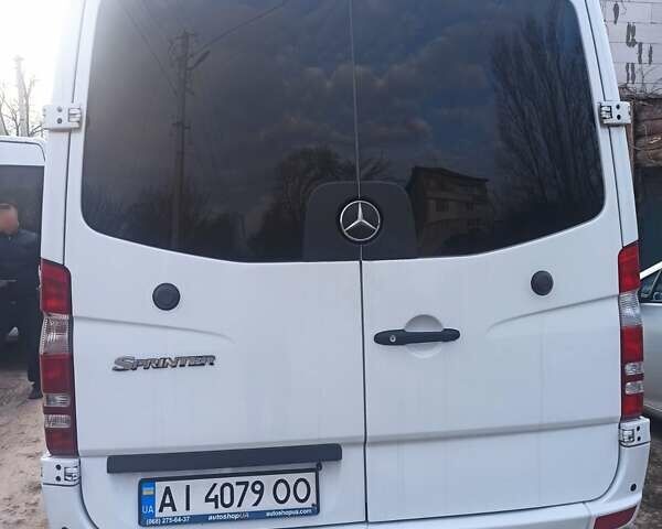 Белый Мерседес Sprinter, объемом двигателя 2.14 л и пробегом 659 тыс. км за 26000 $, фото 3 на Automoto.ua