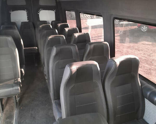 Белый Мерседес Sprinter, объемом двигателя 2.2 л и пробегом 375 тыс. км за 23000 $, фото 6 на Automoto.ua