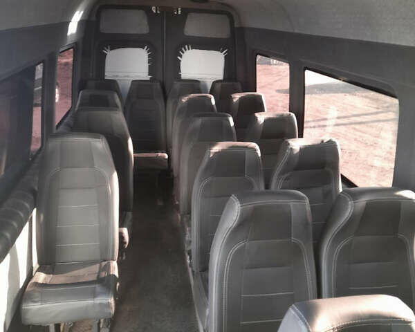 Белый Мерседес Sprinter, объемом двигателя 2.2 л и пробегом 375 тыс. км за 23000 $, фото 5 на Automoto.ua