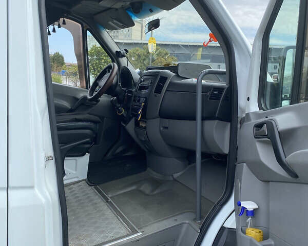 Білий Мерседес Sprinter, об'ємом двигуна 2.14 л та пробігом 320 тис. км за 28500 $, фото 5 на Automoto.ua